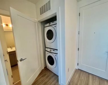 4801 Springdale Rd - Photo Thumbnail 6