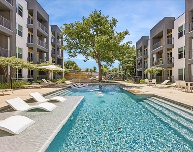 4801 Springdale Rd - Photo Thumbnail 12