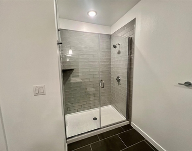 4801 Springdale Rd - Photo Thumbnail 9