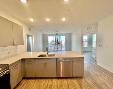 4801 Springdale Rd - Photo Thumbnail 4