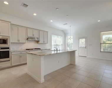 113 Meadow Wood Cv - Photo Thumbnail 4