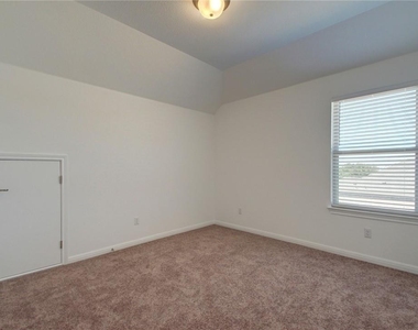 113 Meadow Wood Cv - Photo Thumbnail 22