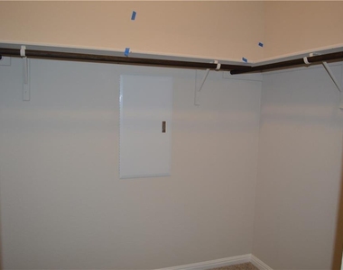 2800 Bridekirk Dr - Photo Thumbnail 18
