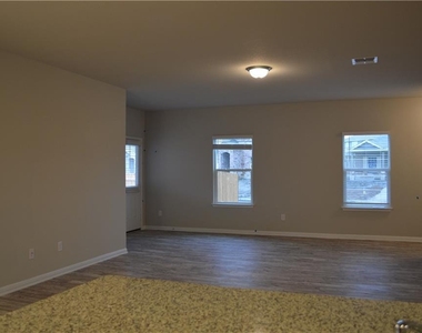 2800 Bridekirk Dr - Photo Thumbnail 7