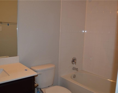 2800 Bridekirk Dr - Photo Thumbnail 23