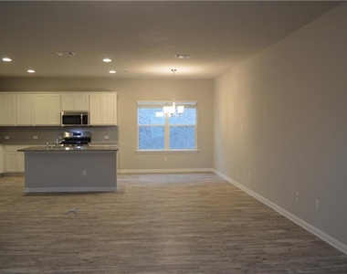 2800 Bridekirk Dr - Photo Thumbnail 8