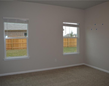 2800 Bridekirk Dr - Photo Thumbnail 14