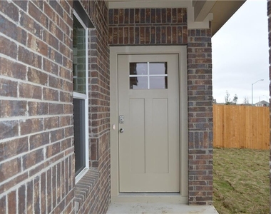 2800 Bridekirk Dr - Photo Thumbnail 3