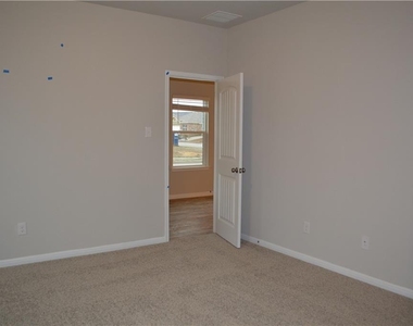 2800 Bridekirk Dr - Photo Thumbnail 19