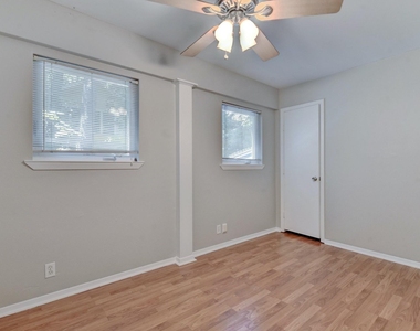 2712 Whitis Ave - Photo Thumbnail 9