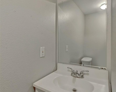 2712 Whitis Ave - Photo Thumbnail 15
