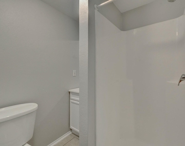 2712 Whitis Ave - Photo Thumbnail 14