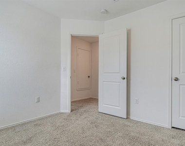 7212 Dancing Wind Ln - Photo Thumbnail 21