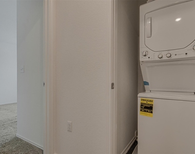 7212 Dancing Wind Ln - Photo Thumbnail 10