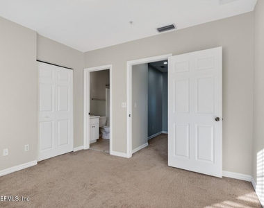 340 E Ashley Street - Photo Thumbnail 11
