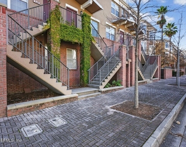 340 E Ashley Street - Photo Thumbnail 2