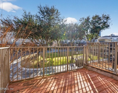 340 E Ashley Street - Photo Thumbnail 18