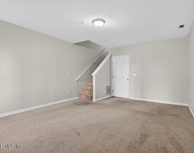 340 E Ashley Street - Photo Thumbnail 9