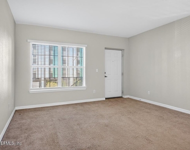 340 E Ashley Street - Photo Thumbnail 4