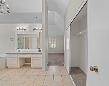 11123 Gatesden Drive - Photo Thumbnail 17