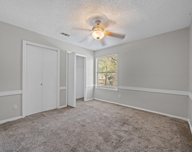 11123 Gatesden Drive - Photo Thumbnail 22
