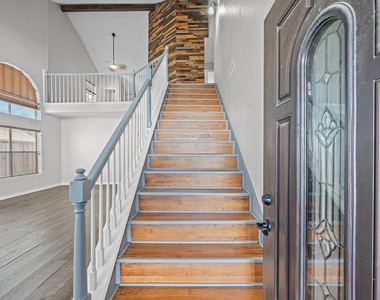 11123 Gatesden Drive - Photo Thumbnail 3