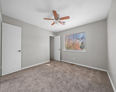 11123 Gatesden Drive - Photo Thumbnail 24