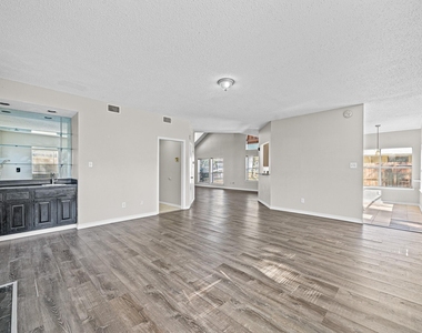 11123 Gatesden Drive - Photo Thumbnail 8