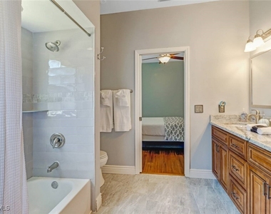 9151 Kings Cove Court - Photo Thumbnail 12