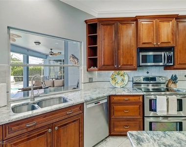9151 Kings Cove Court - Photo Thumbnail 17