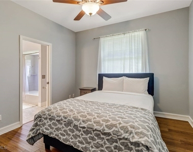 9151 Kings Cove Court - Photo Thumbnail 13