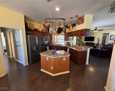 3619 Sw 6th Avenue - Photo Thumbnail 5