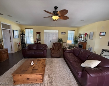 3619 Sw 6th Avenue - Photo Thumbnail 3