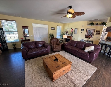 3619 Sw 6th Avenue - Photo Thumbnail 2