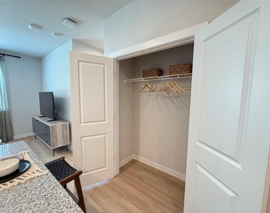 1610 Campbell Rd - Photo Thumbnail 10