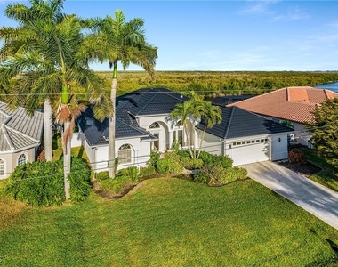 3724 Surfside Boulevard - Photo Thumbnail 21