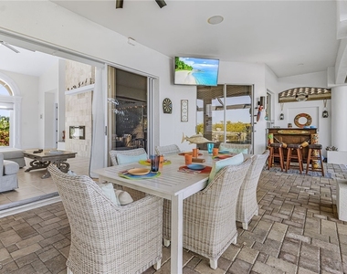 3724 Surfside Boulevard - Photo Thumbnail 16