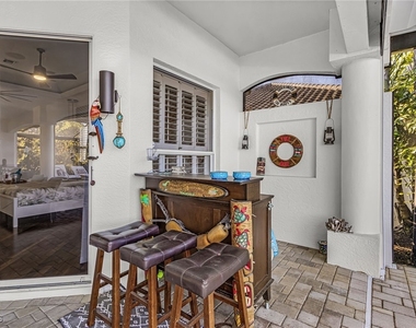 3724 Surfside Boulevard - Photo Thumbnail 18
