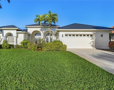 3724 Surfside Boulevard - Photo Thumbnail 2