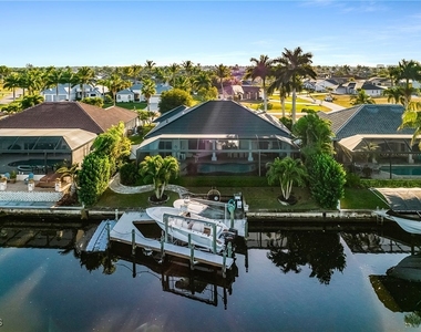 3724 Surfside Boulevard - Photo Thumbnail 22