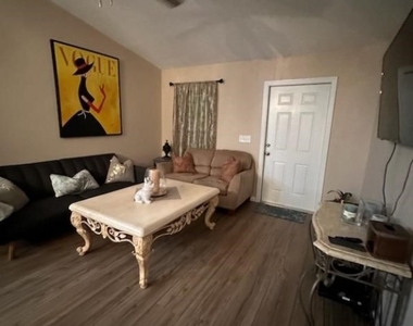 3421 Jeffcott Street - Photo Thumbnail 4