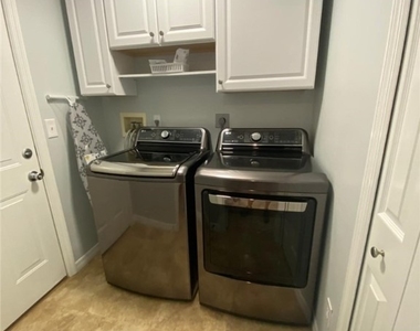 5301 Whitten Drive - Photo Thumbnail 5