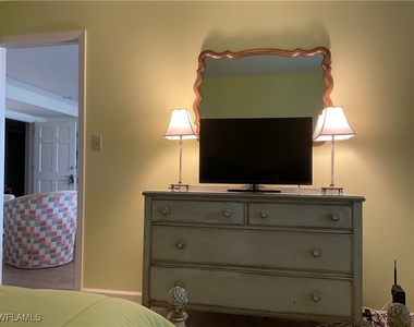 2600 Gulf Shore Boulevard N - Photo Thumbnail 11