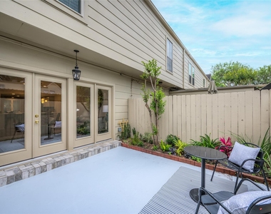 14723 Barryknoll Lane - Photo Thumbnail 23