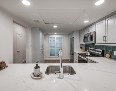 14723 Barryknoll Lane - Photo Thumbnail 4
