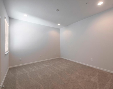 6972 Avalon Circle - Photo Thumbnail 8