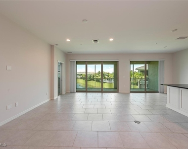 6972 Avalon Circle - Photo Thumbnail 3