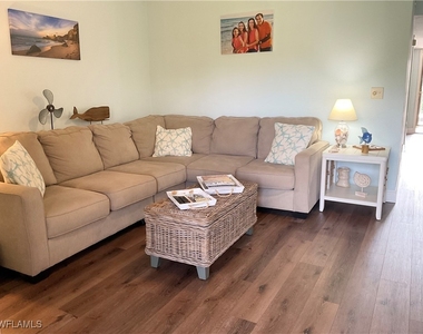 7380 Saint Ives Way - Photo Thumbnail 12
