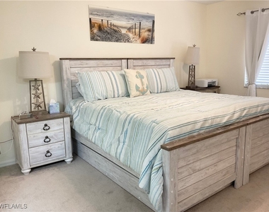 7380 Saint Ives Way - Photo Thumbnail 15