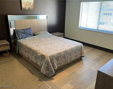 4180 Looking Glass Lane - Photo Thumbnail 4